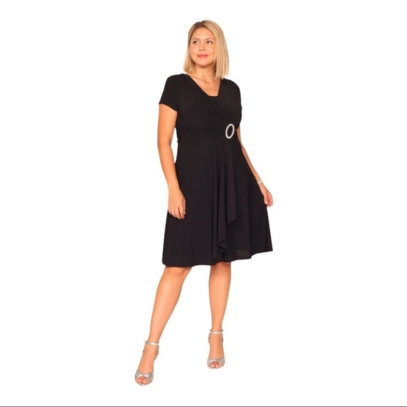 R&M Richards Dresses & Skirts - R&M Richards Short Sleeve Swing Dress Black NWT